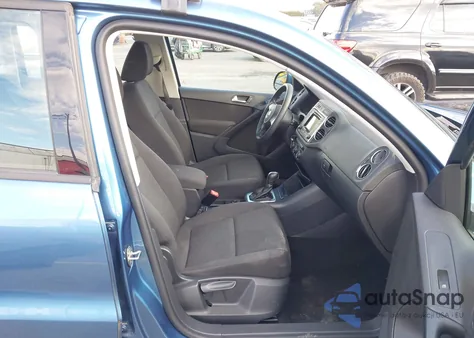 2017 Volkswagen Tiguan 2.0T/2.0T S z USA, uszkodzony, nr VIN WVGAV7AX5HK051743